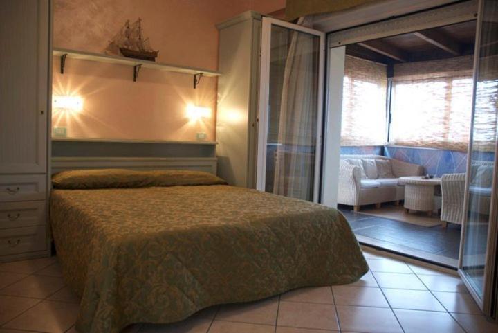 Hotel Residence Veliero Riccione Eksteriør billede