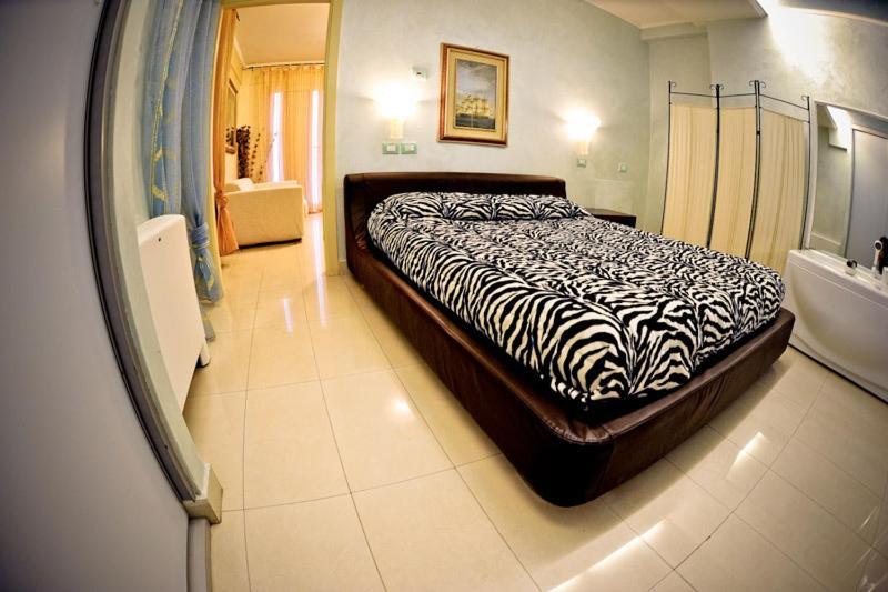 Hotel Residence Veliero Riccione Eksteriør billede