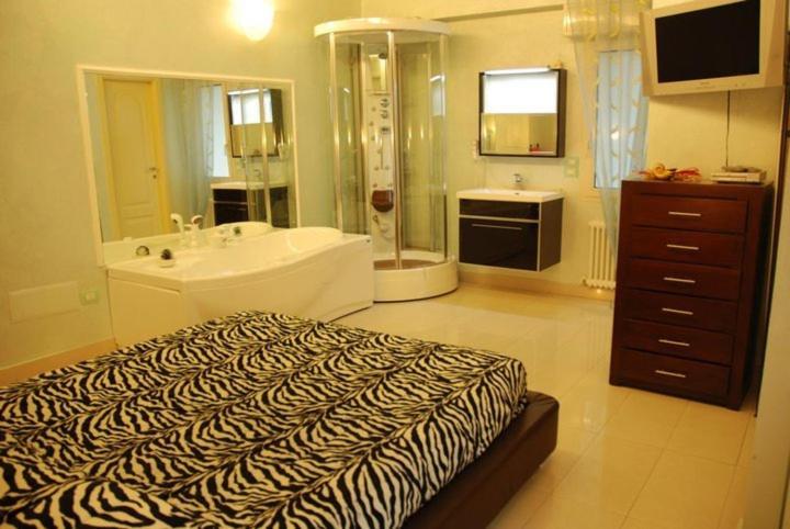 Hotel Residence Veliero Riccione Eksteriør billede