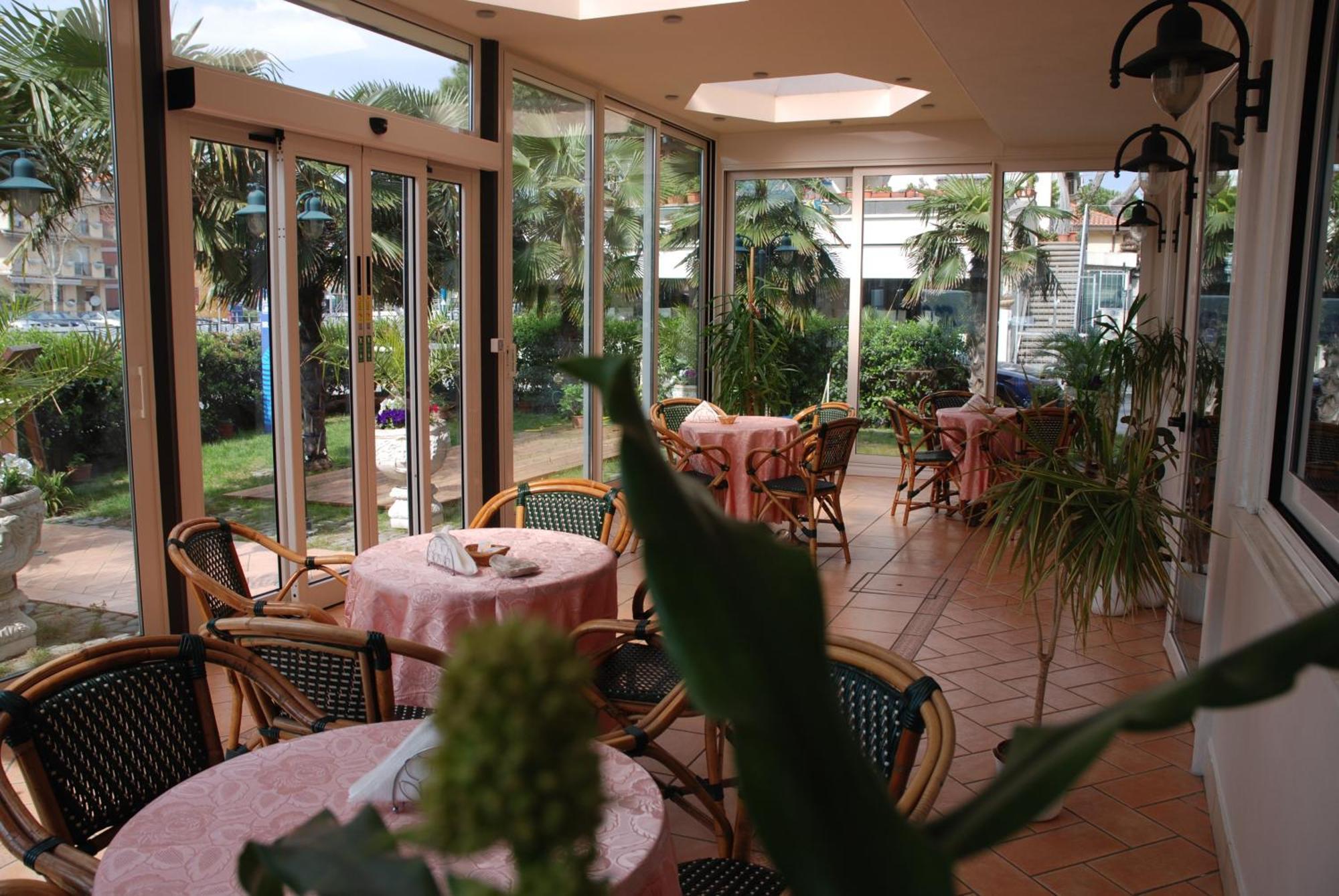 Hotel Residence Veliero Riccione Eksteriør billede