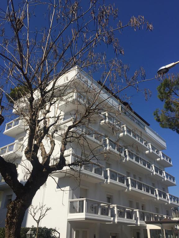 Hotel Residence Veliero Riccione Eksteriør billede