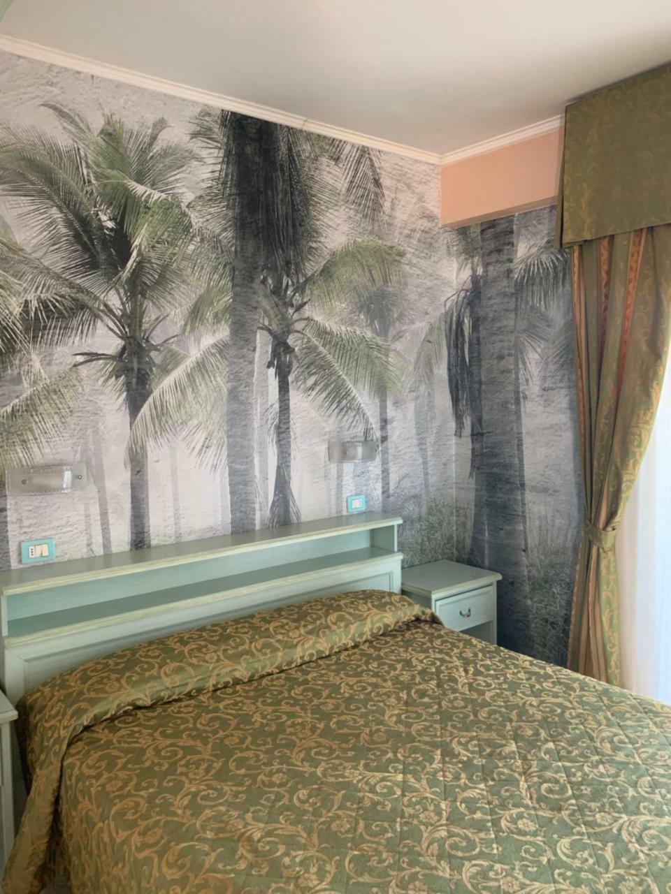 Hotel Residence Veliero Riccione Eksteriør billede